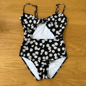 Reformation one-piece daisy cutout swimsuit bikini XS